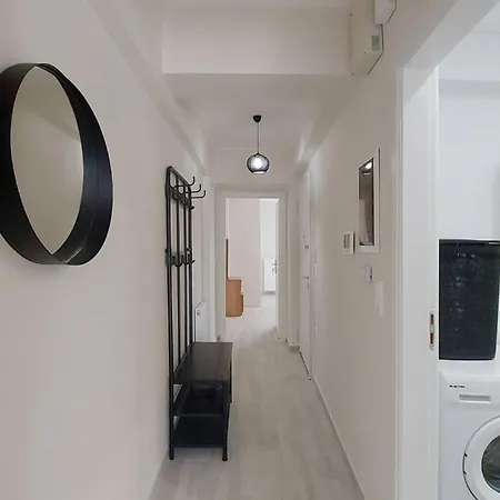 A Minimal Fully Renovated 1br Nikaia Apartment *