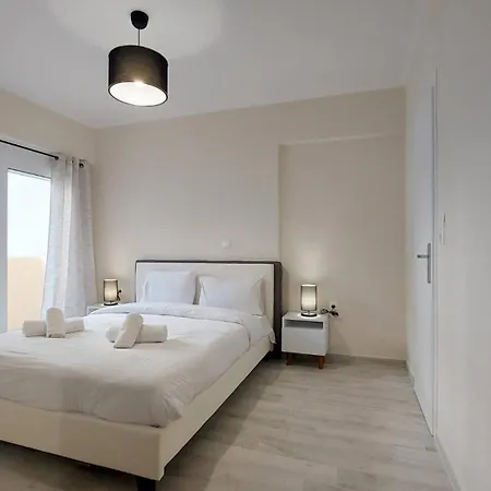 A Minimal Fully Renovated 1br Nikaia * Piraeus